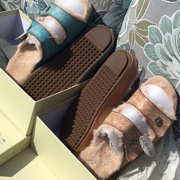 NIB Faux shearling leather adjustable strap Indoor Outdoor Traction Soles 41 9 - Picture 2 of 8